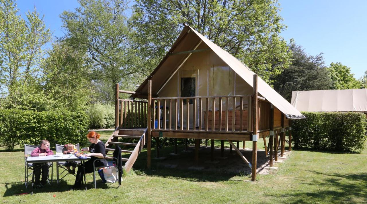 Camping Le Nid Du Parc Villars-les-Dombes Exterior foto