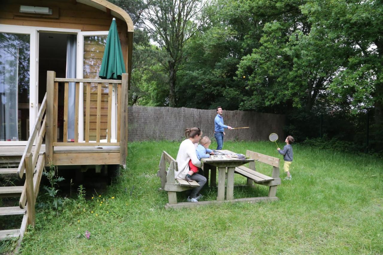 Camping Le Nid Du Parc Villars-les-Dombes Exterior foto