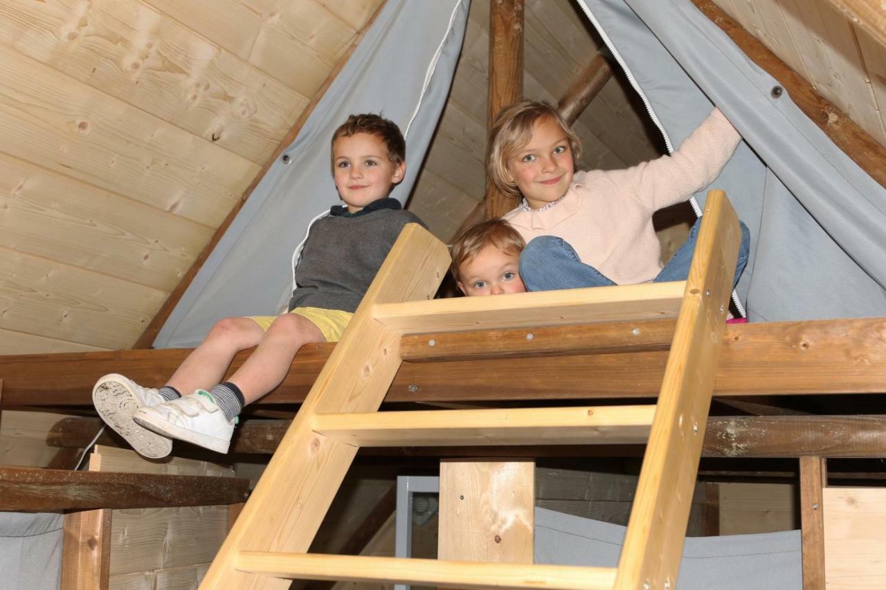 Camping Le Nid Du Parc Villars-les-Dombes Exterior foto